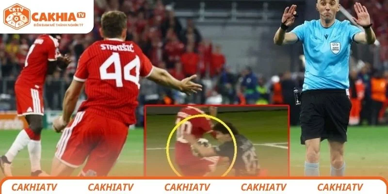 Không khí căng thẳng xuyên suốt trận đấu giữa Bayern & PSG